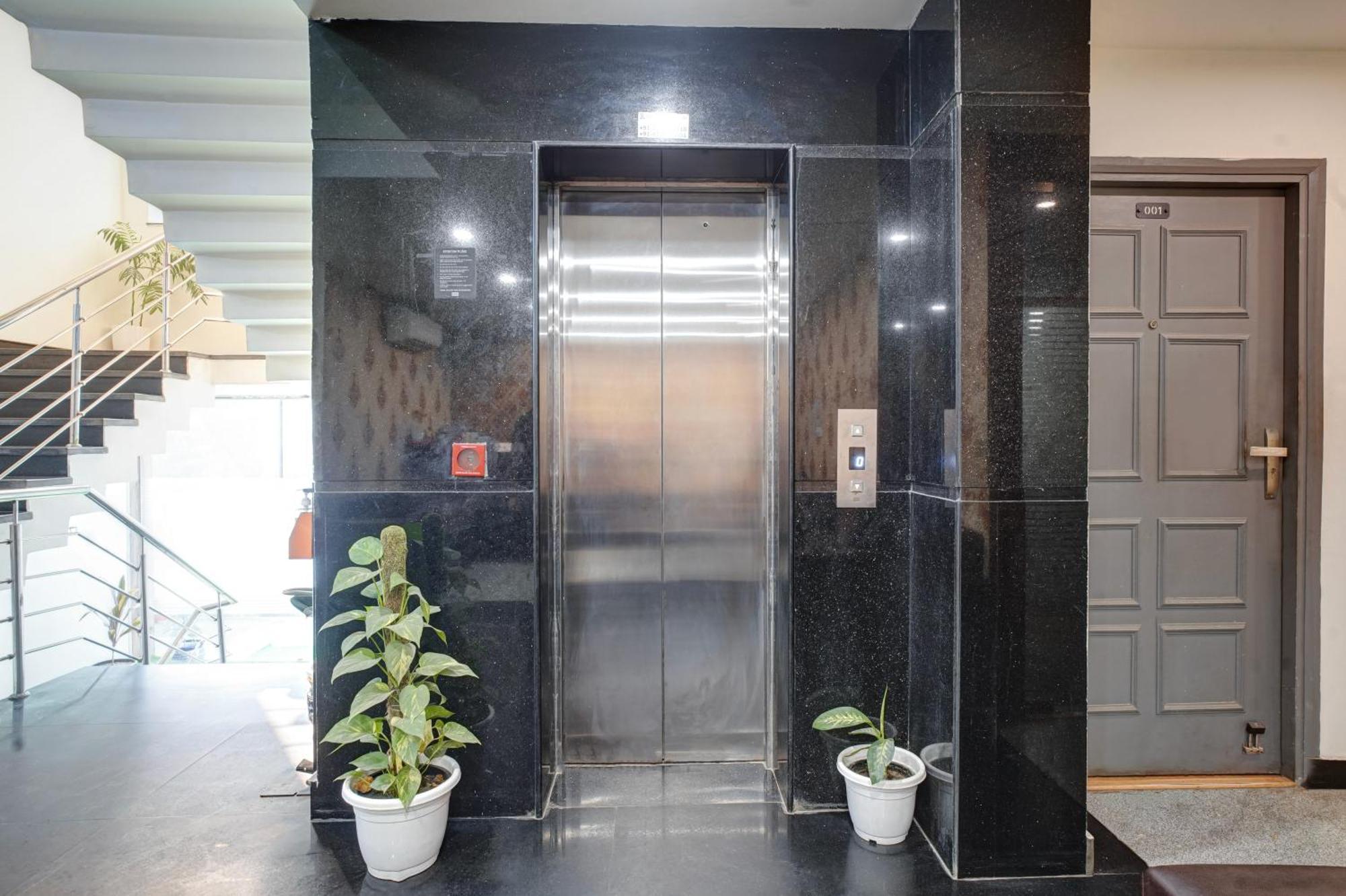 Hotel Noida Express Εξωτερικό φωτογραφία